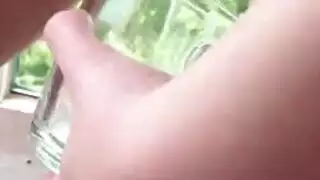 تبول ع نفسها ع فيزونها