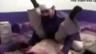 كاميرا الأب الثمل الخفية تلتقط كل حركات الشرج