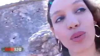 إباحية عربية: مراهقة ساخنة تنزل النافورات من الضربات الجنسية القوية