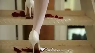 قائدة البظر: تقود فرجها إلى متعة شديدة