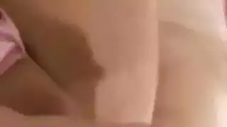 عاهرة مراهقة تحصل على عمل خاص وتقرر التناك من أجل المال