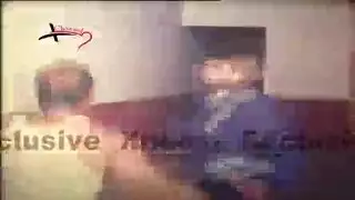 العاهرة السمراء ميشيل آيس تمارس الجنس مرتين وتمتلئ بالسائل المنوي