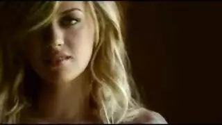 كايلا ماي تأخذ قضيبًا كبيرًا وعجوزًا عميقًا بداخلها