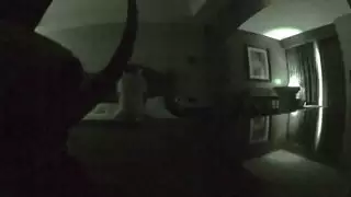 شهوة الجار المحرمة: مصة متسللة وإنهاء بالقذف الداخلي