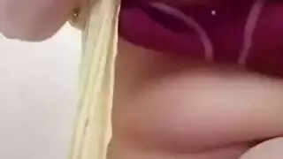 بنت مصريه بتعوض جسدها لحبيبها على الشات