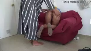 زوجة مسلمة محجبة حقيقية تشتهي الجنس الشرجي من زوج الابن