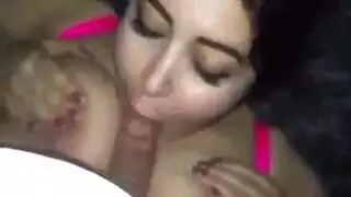 جلسة نيك مصرية بين أثداء كبيرة ومص عميق