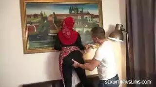 صدر ضخم وفم متلهف لمص قضيب مكثف