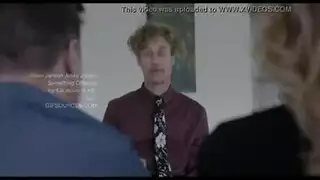 جيليان يانسون تفتح كسها المشعر للقضيب الأسود الكبير