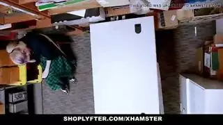 رجل الأمن ينيك بنت بقوة