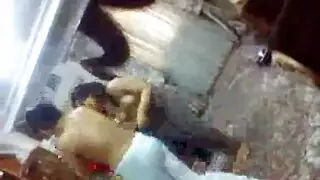 هذه الشراميط ترقص عارية ثم تأخذ عدة قذفات