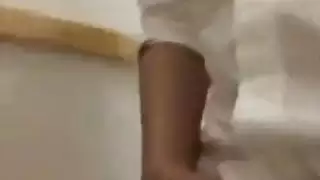 xxx جامح: دفعها بقوة في كل ثقب