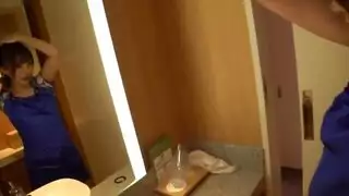 تشنجات هزة الجماع المستمرة في حفلة جنس جونزو مليئة باللوم