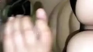 عاهرة عربية بمؤخرة كبيرة تأخذ جماعاً شرجياً قاسياً