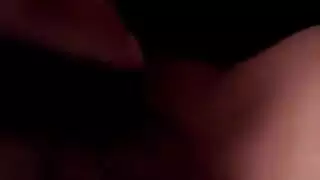 بورن فردي: مراهقة عربية تستكشف جسدها