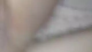 نجمة إباحية تركب قضيبًا عربيًا بمؤخرتها