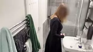 مشهد عذراوي لمحجبة: فتاة عربية تستمني لفرجها المبلل