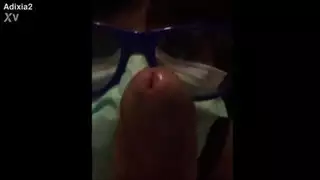 الحبس بسبب الكورونا: عاهرة عربية تبلع قضيباً كبيراً