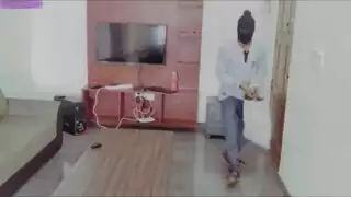 مضاجعة منزلية خاصة: ضرب كس ميلف مبلل حتى النشوة