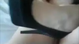 صغيرات مثيرات يتحولن إلى متوحشات في مقاطع إكس إكس إكس
