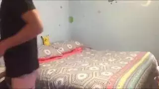 ثلاثية سحاقية ساخنة تستكشف مهبل بعضهن المبلل