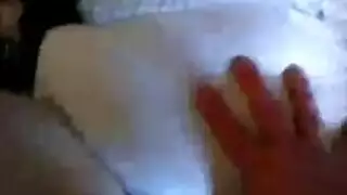 يلبس الجنس الأندونيسية آلة الداعر