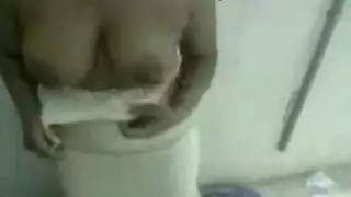 إباحية شرق أوسطية قاسية: نساء منقبات شقية في الحركة