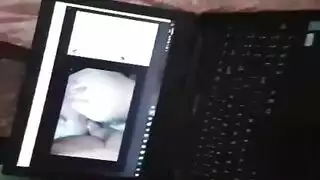 آمن ووحشي: يضرب كسها بزبه المغلف