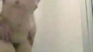 حفلة عاهرة مخنث: جماع جماعي مع متحولين