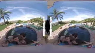 في آر مبلل وجامح: سكس صريح في حوض السباحة مع بنات مثارة