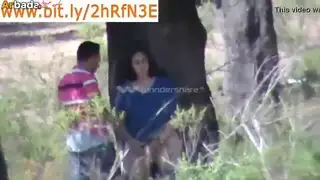 محجوبة وضعيفة: جنس قاسٍ على الشجرة ينتهي بالقذف داخلها