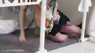 سحق بنتين و نيك عنيف رجل