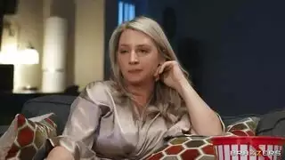 مصريه كيوت تتناك علي الكنبه