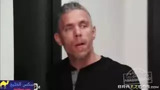 الأب ينضم لابنه في جبة مع أم صديقه الشهوانية