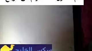 وقوفًا إلى مبشر أرضي مع فتاة مغربية ساخنة