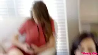 سر أبي القذر: ينيك بناته بدون وقاية