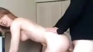 راعية بقر إباحية تختنق بقضيب كبير