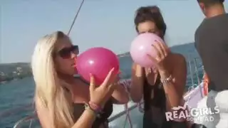 حفلة جنس جماعي للمراهقين على يخت فاخر