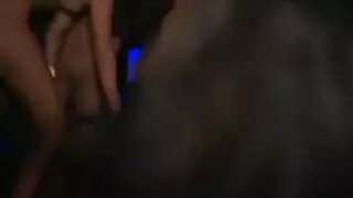 عاهرات سحاقيات في علبة مغطاة بالسائل المنوي