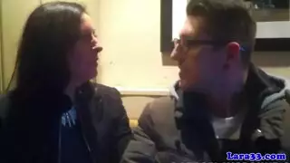 جنس خارجي جامح مع فتاة ترتدي جوارب طويلة