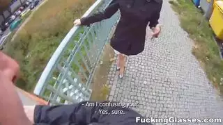 مؤخرة كيلي ديفاين الأشقر تركب قضيبًا اصطناعيًا عملاقًا ثم تمتص وتبتلع