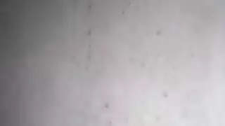 عاهرة أخرق تسبب فوضى قبل جنس عنيف