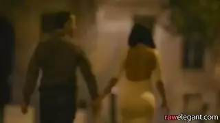 جنس شرجيّ قاسٍ: أمريكي يحرث طيزها ويدلك بظرها