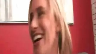 شقراء مع عشيق مور في بورن هاردكور