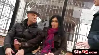 سكس فرنسي عنيف: نيك خشن مع كلام جنسي وهمسات