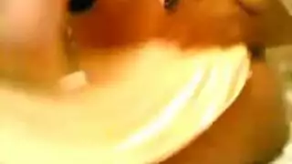 طالبة الجامعة بورن عنيف