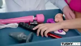 جنس شرجي صريح: ناتاليا ستار تتوسل للمزيد