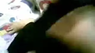 لقاء عربي في الشارع: فتاة نقاب تُمارس الجنس بقوة في سيارة