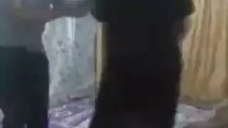 بورن ويب كام عراقي: مص عميق وجنس شرجي قاسي