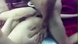 مشهد إباحي: امرأة عراقية ناضجة تتعرض لضربات قاسية